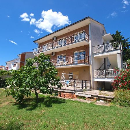 Apartments Josip 74 Пула Екстер'єр фото