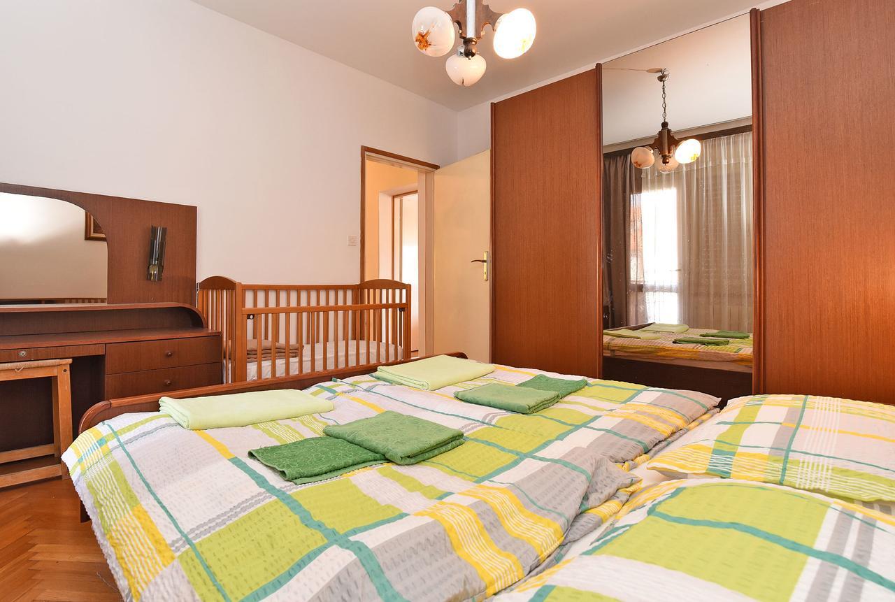 Apartments Josip 74 Пула Екстер'єр фото