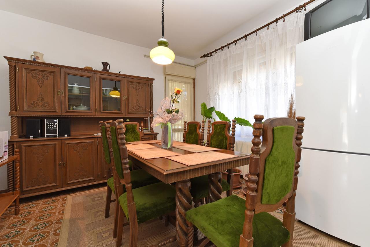 Apartments Josip 74 Пула Екстер'єр фото