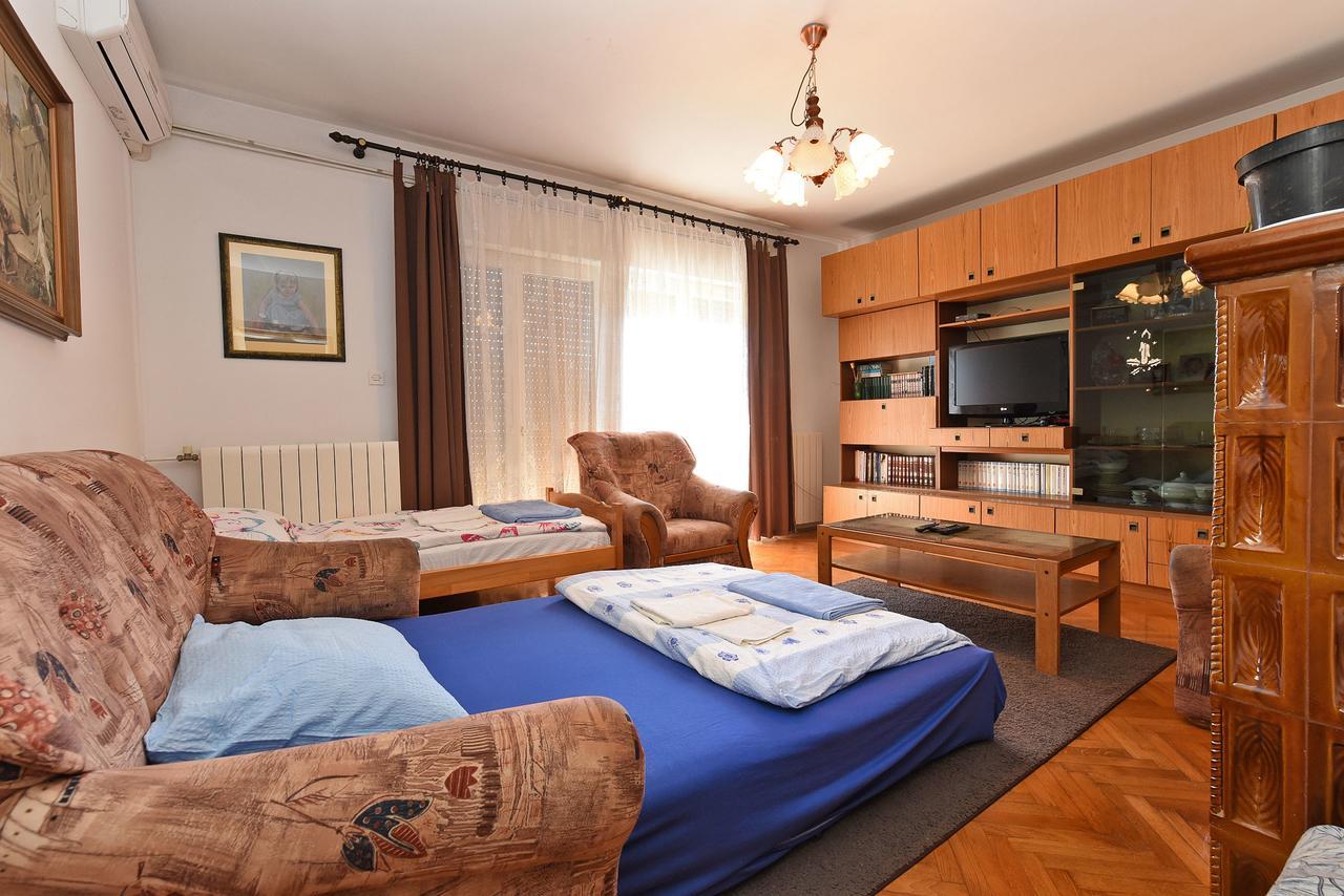 Apartments Josip 74 Пула Екстер'єр фото